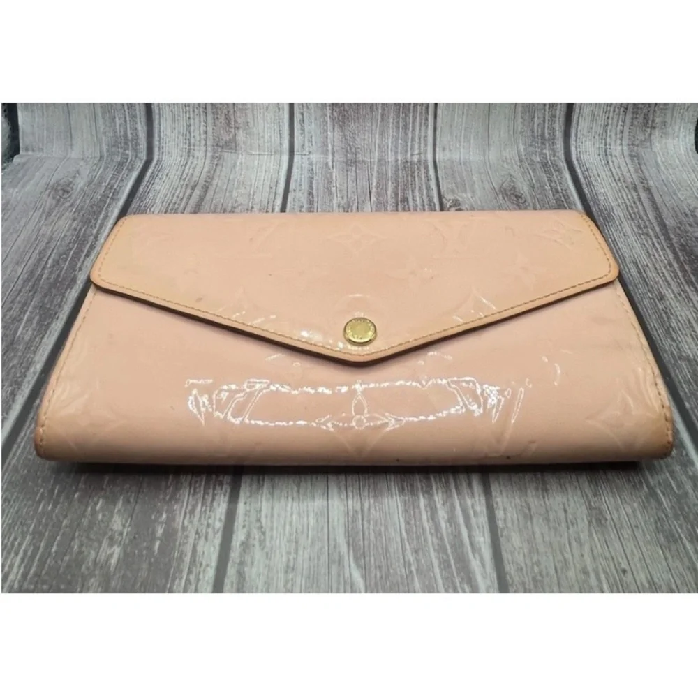 LOUIS VUITTON Portefeuille Sarah Zip Wallet Monogram Vernis Rose Pink Ballerine